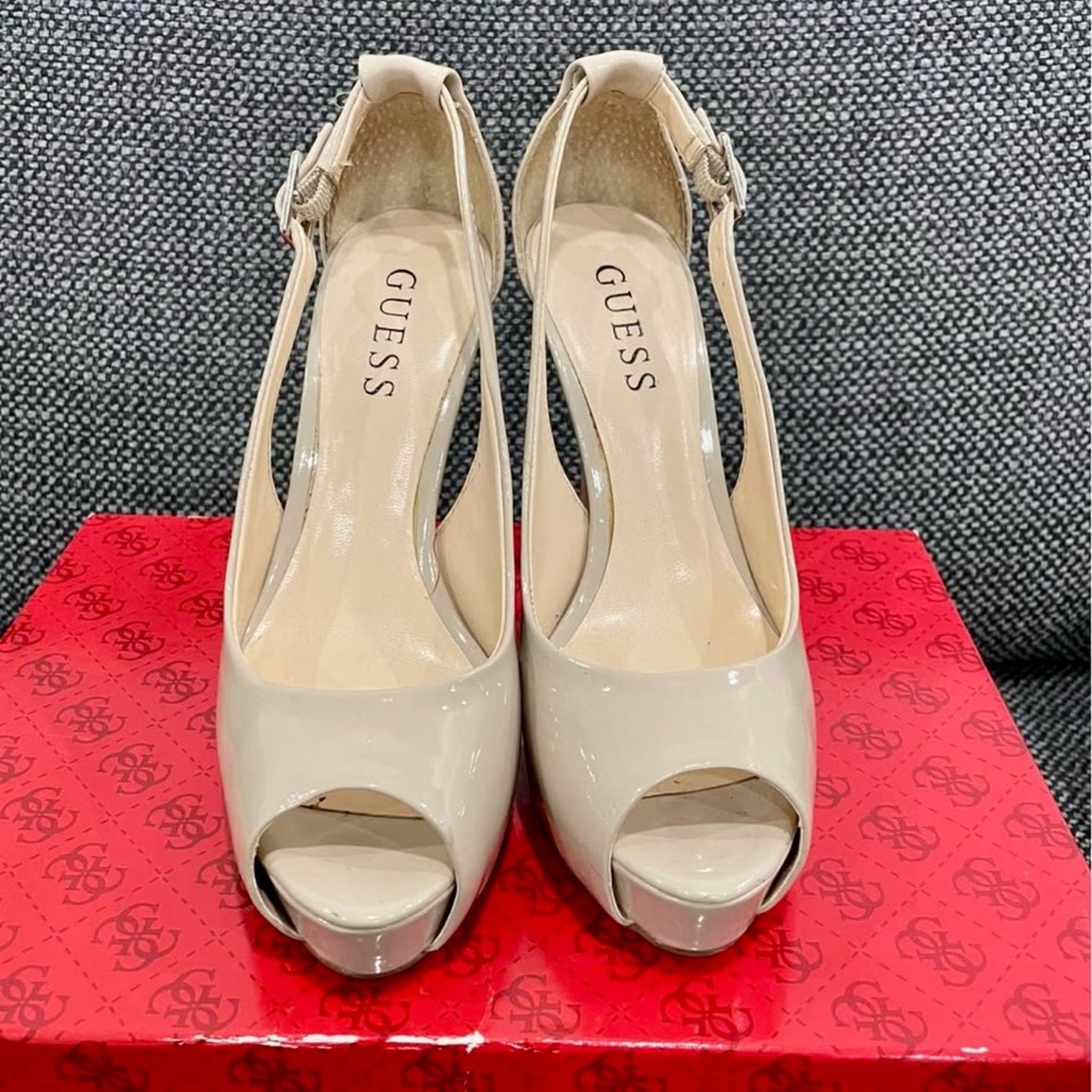 GUESS Women's Nude Peep Toe Heels
